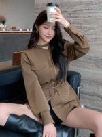 ⁦بلوزة نسائية فضفاضة بأكمام طويلة مع حزام⁩ - الصورة ⁦5⁩