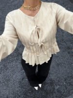 ⁦بلوزة نسائية بياقة مستديرة مع ربطة أمامية⁩ - الصورة ⁦8⁩