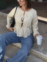 ⁦بلوزة نسائية بياقة مستديرة مع ربطة أمامية⁩ - الصورة ⁦12⁩