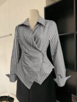 ⁦بلوزة نسائية مخططة بأكمام طويلة⁩ - الصورة ⁦17⁩