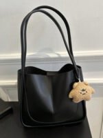 حقيبة يد نسائية بسعة كبيرة