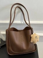 ⁦حقيبة يد نسائية بسعة كبيرة⁩ - الصورة ⁦2⁩