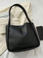 ⁦حقيبة يد نسائية بسعة كبيرة⁩ - الصورة ⁦10⁩