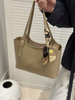 ⁦حقيبة كتف نسائية بربطة ستان⁩ - الصورة ⁦8⁩