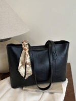 ⁦حقيبة كتف نسائية بربطة ستان⁩ - الصورة ⁦10⁩