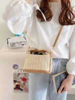 ⁦حقيبة قش صغيرة بحمالة علوية⁩ - الصورة ⁦6⁩