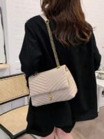 ⁦حقيبة كتف نسائية أنيقة⁩ - الصورة ⁦2⁩