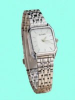 ⁦ساعة شبابية أنيقة بإطار مربع⁩ - الصورة ⁦4⁩