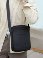 ⁦حقيبة كروس رياضية بسعة كبيرة⁩ - الصورة ⁦2⁩