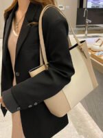 ⁦حقيبة كتف مريحة بتصميم عصري ذات سعة كبيرة⁩ - الصورة ⁦4⁩