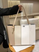 ⁦حقيبة كتف مريحة بتصميم عصري ذات سعة كبيرة⁩ - الصورة ⁦7⁩